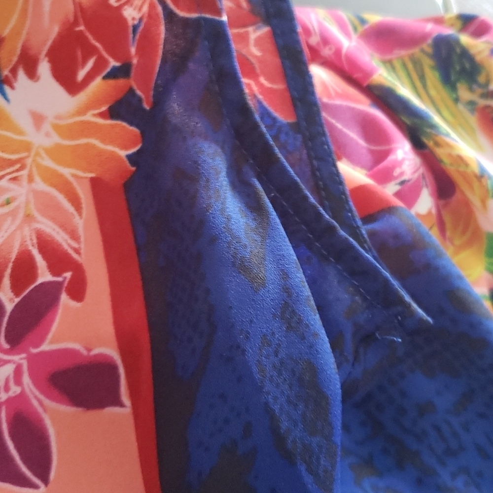BCBGMAXAZRIA Vance V-Neck Blue Floral Romper - Picture 6 of 8
